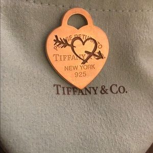 TIFFANY & CO HEART AND ARROW RTT CHARM ❤️